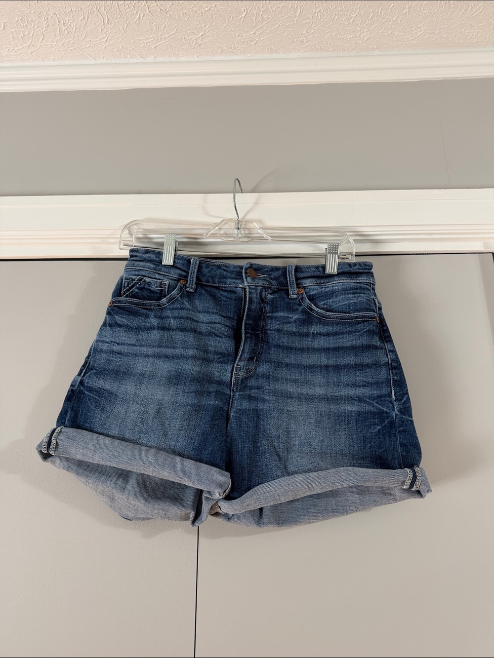 Buckle Women's Dark Blue Rolled-Hem Denim Shorts